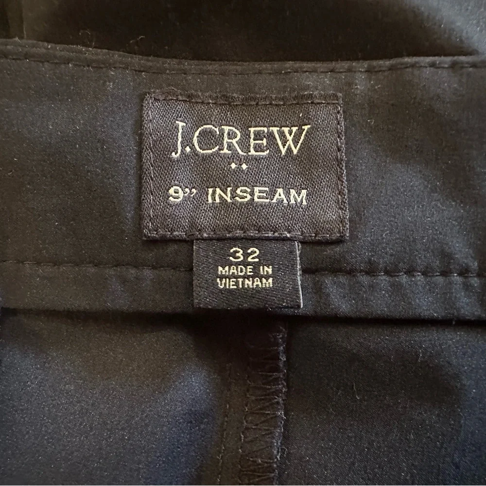 J Crew Men’s 9” Navy Shorts - Size 32 - Snap Button/Zip Closure